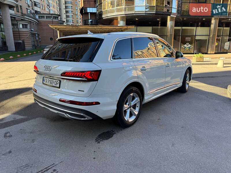 Внедорожник / Кроссовер Audi Q7 2020 в Киеве