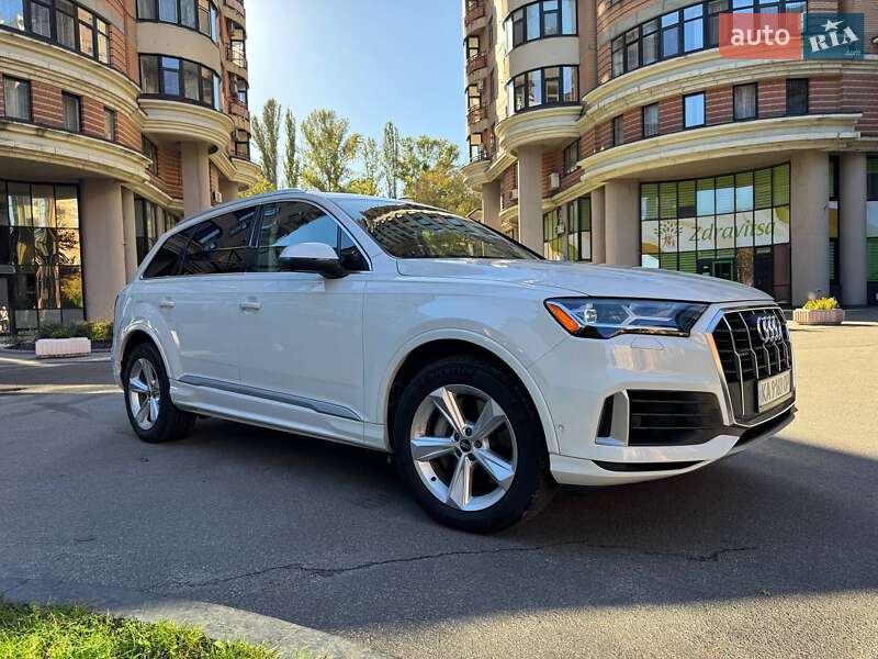 Внедорожник / Кроссовер Audi Q7 2020 в Киеве
