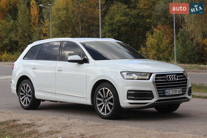 Позашляховик / Кросовер Audi Q7 2015 в Дніпрі