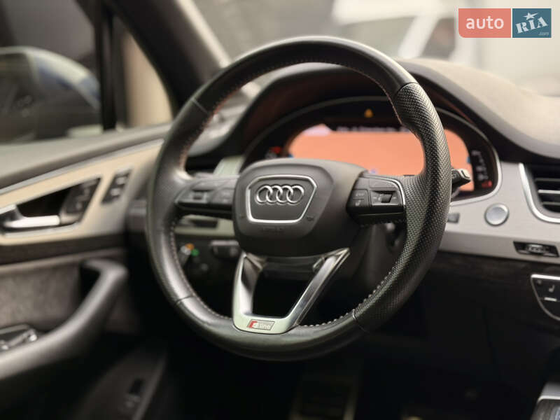 Позашляховик / Кросовер Audi Q7 2018 в Києві