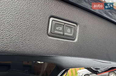 Позашляховик / Кросовер Audi Q7 2017 в 