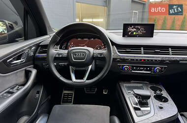 Позашляховик / Кросовер Audi Q7 2017 в 