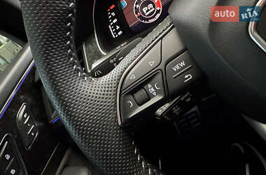 Позашляховик / Кросовер Audi Q7 2017 в 