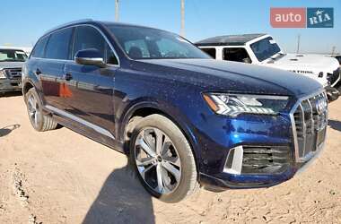 Позашляховик / Кросовер Audi Q7 2023 в 