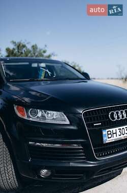 Позашляховик / Кросовер Audi Q7 2007 в 