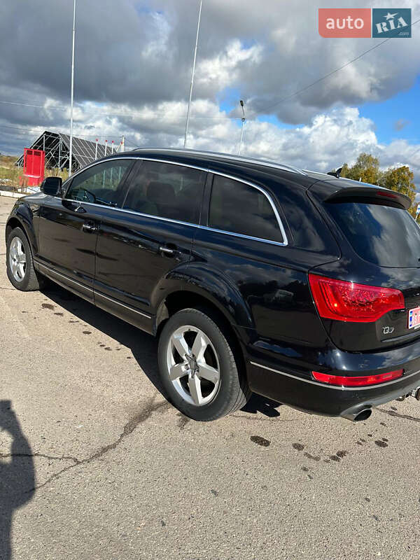 Позашляховик / Кросовер Audi Q7 2013 в Володимирі