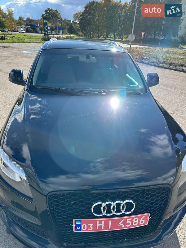 Позашляховик / Кросовер Audi Q7 2013 в Володимирі