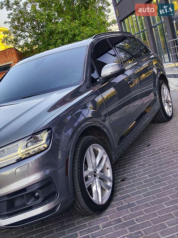 Внедорожник / Кроссовер Audi Q7 2016 в Полтаве