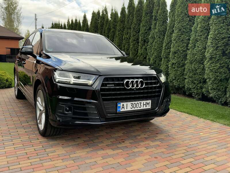 Позашляховик / Кросовер Audi Q7 2017 в Києві