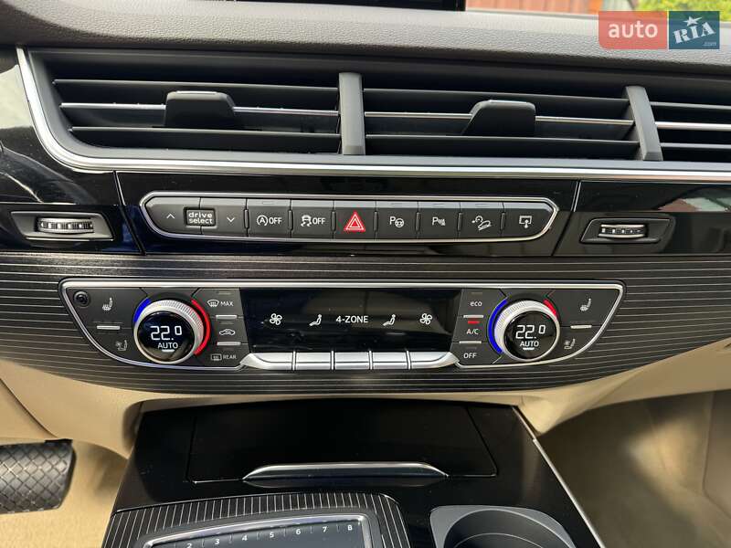 Позашляховик / Кросовер Audi Q7 2017 в Києві