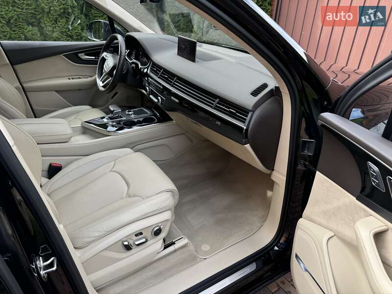 Позашляховик / Кросовер Audi Q7 2017 в Києві