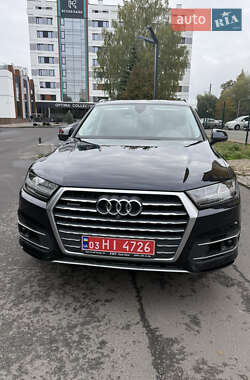 Позашляховик / Кросовер Audi Q7 2017 в 
