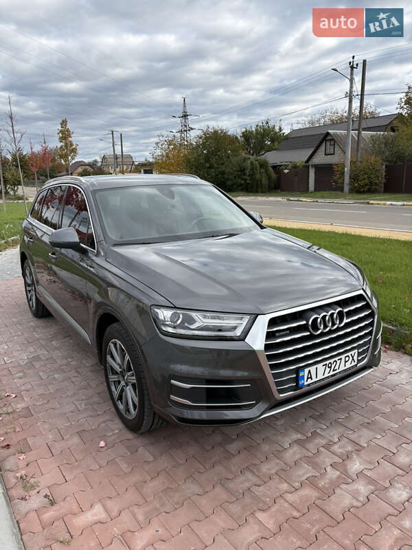 Внедорожник / Кроссовер Audi Q7 2018 в Буче