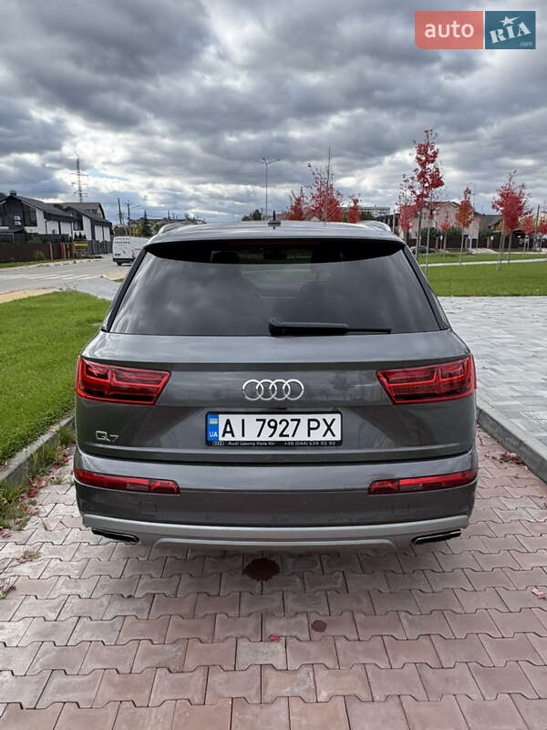 Внедорожник / Кроссовер Audi Q7 2018 в Буче