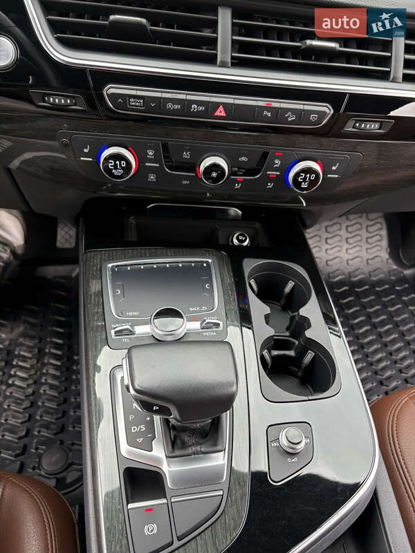 Внедорожник / Кроссовер Audi Q7 2018 в Буче