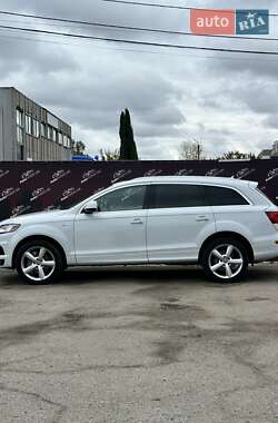 Позашляховик / Кросовер Audi Q7 2012 в 