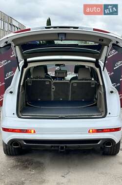 Позашляховик / Кросовер Audi Q7 2012 в 