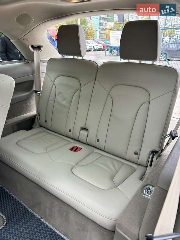 Внедорожник / Кроссовер Audi Q7 2012 в Сумах