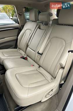 Позашляховик / Кросовер Audi Q7 2012 в 