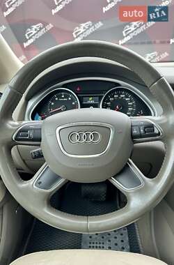 Позашляховик / Кросовер Audi Q7 2012 в 