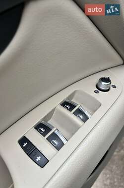 Позашляховик / Кросовер Audi Q7 2012 в 