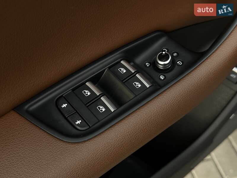 Позашляховик / Кросовер Audi Q7 2017 в Мукачевому