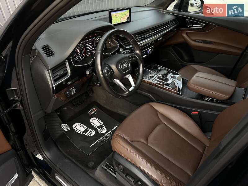 Позашляховик / Кросовер Audi Q7 2017 в Мукачевому