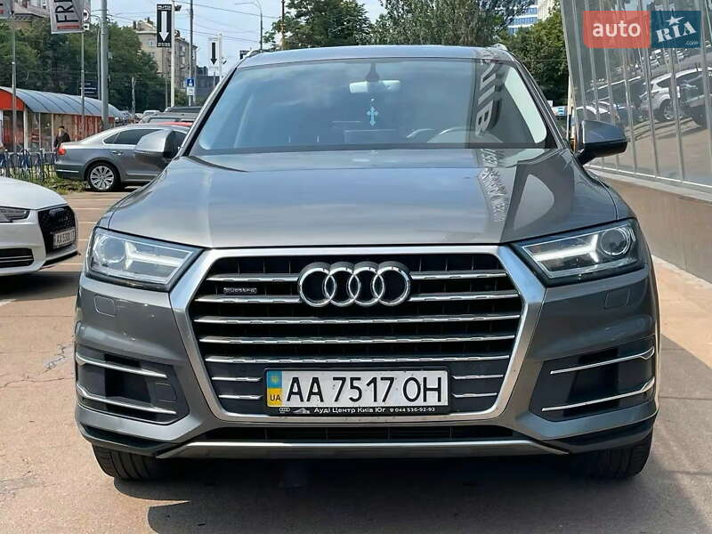 Позашляховик / Кросовер Audi Q7 2015 в Києві