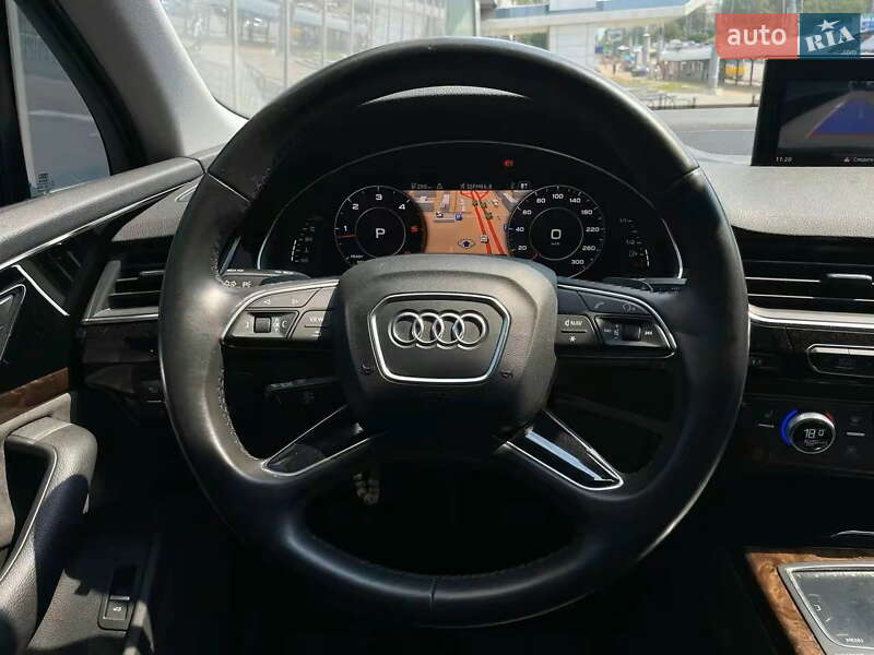 Позашляховик / Кросовер Audi Q7 2015 в Києві