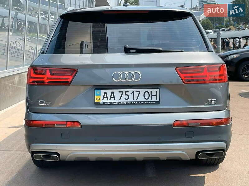 Позашляховик / Кросовер Audi Q7 2015 в Києві