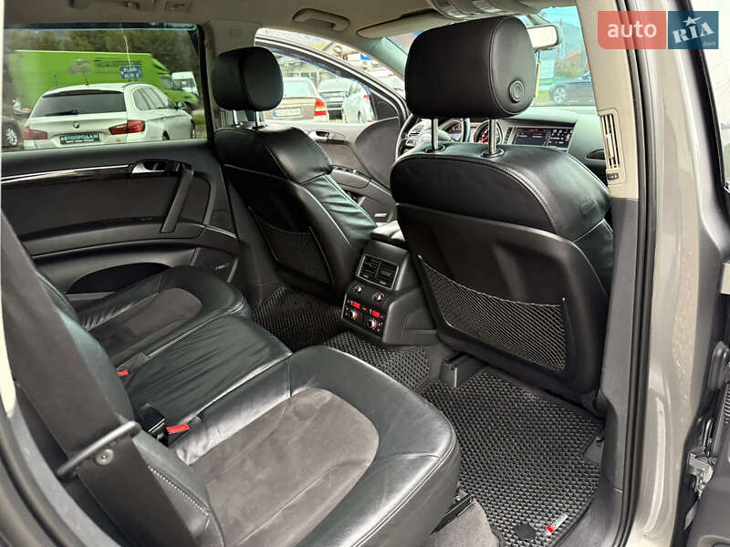 Внедорожник / Кроссовер Audi Q7 2010 в Хусте