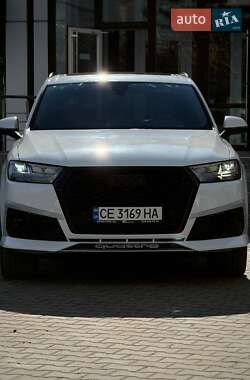 Позашляховик / Кросовер Audi Q7 2018 в 