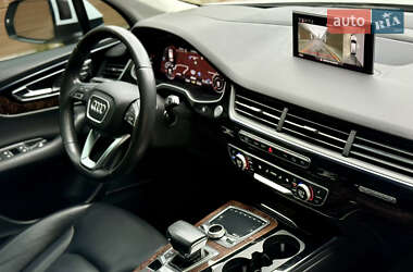 Внедорожник / Кроссовер Audi Q7 2018 в 