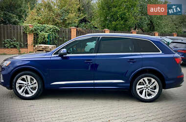Позашляховик / Кросовер Audi Q7 2020 в 