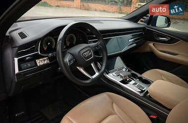 Позашляховик / Кросовер Audi Q7 2020 в 