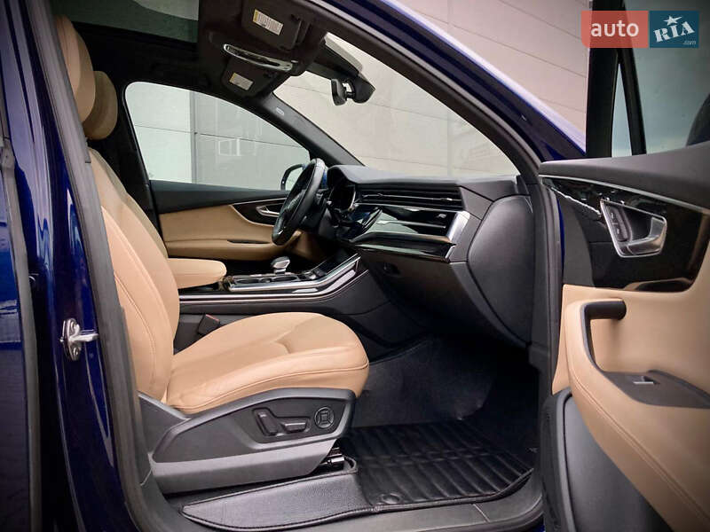 Внедорожник / Кроссовер Audi Q7 2020 в Киеве