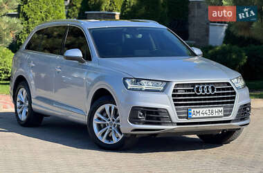 Внедорожник / Кроссовер Audi Q7 2017 в 