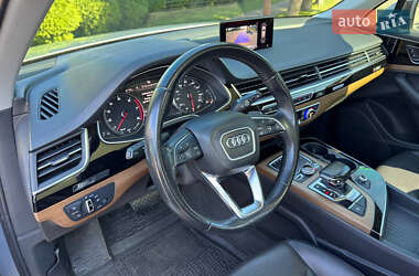 Внедорожник / Кроссовер Audi Q7 2017 в 
