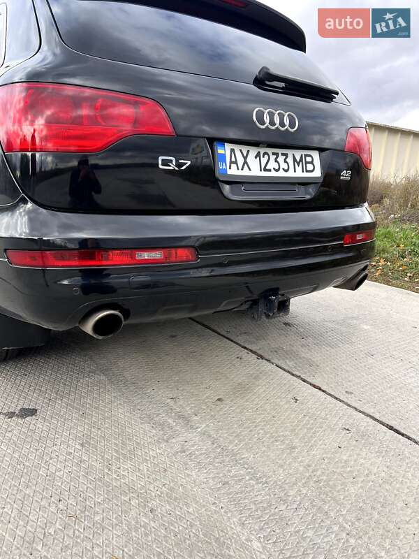 Внедорожник / Кроссовер Audi Q7 2006 в Змиеве