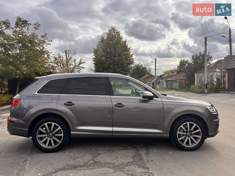 Позашляховик / Кросовер Audi Q7 2017 в Харкові