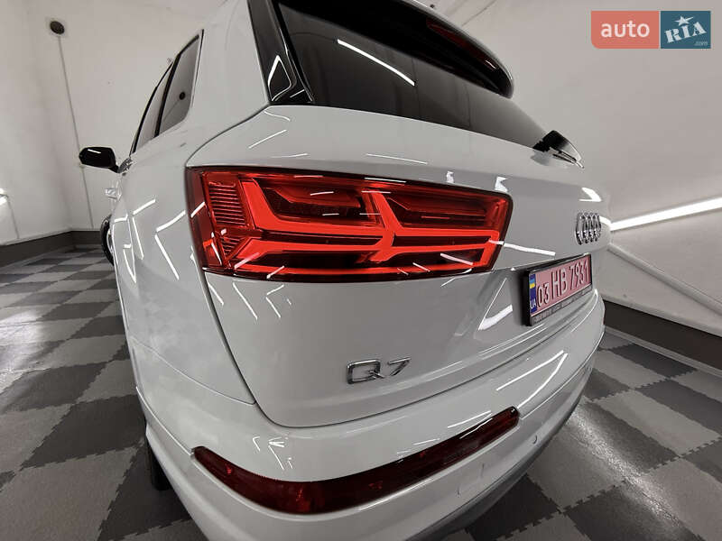 Внедорожник / Кроссовер Audi Q7 2018 в Трускавце