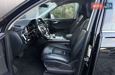 Позашляховик / Кросовер Audi Q7 2020 в  фото 31 Позашляховик / Кросовер Audi Q7 2020 в