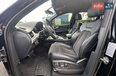 Внедорожник / Кроссовер Audi Q7 2018 в 