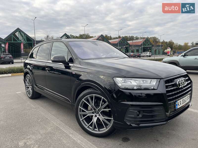 Позашляховик / Кросовер Audi Q7 2017 в  фото Позашляховик / Кросовер Audi Q7 2017 в