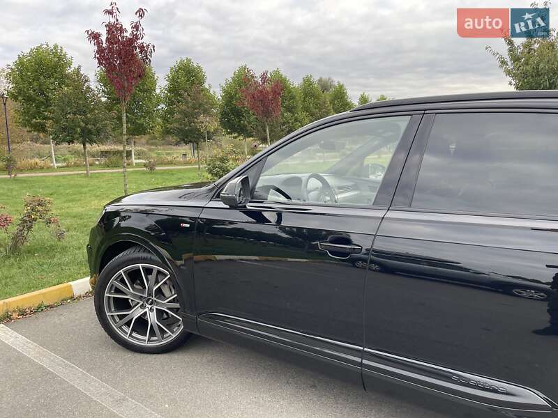 Внедорожник / Кроссовер Audi Q7 2017 в Киеве фото 10 Внедорожник / Кроссовер Audi Q7 2017 в Киеве