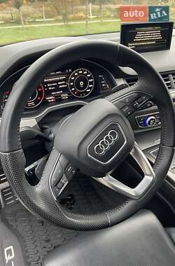 Позашляховик / Кросовер Audi Q7 2017 в  фото 18 Позашляховик / Кросовер Audi Q7 2017 в