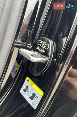 Позашляховик / Кросовер Audi Q7 2017 в  фото 25 Позашляховик / Кросовер Audi Q7 2017 в
