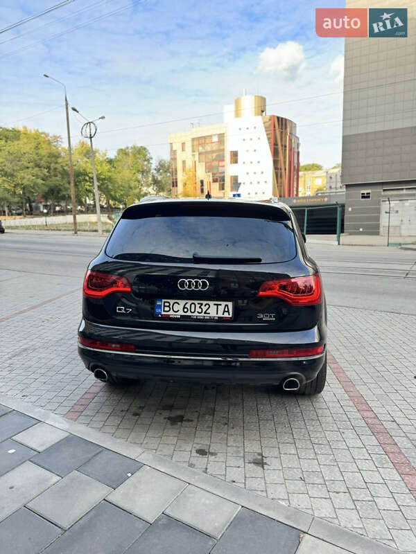 Позашляховик / Кросовер Audi Q7 2015 в Запоріжжі
