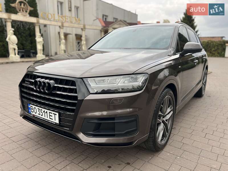 Внедорожник / Кроссовер Audi Q7 2015 в Хмельницком