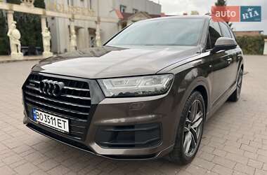 Позашляховик / Кросовер Audi Q7 2015 в 